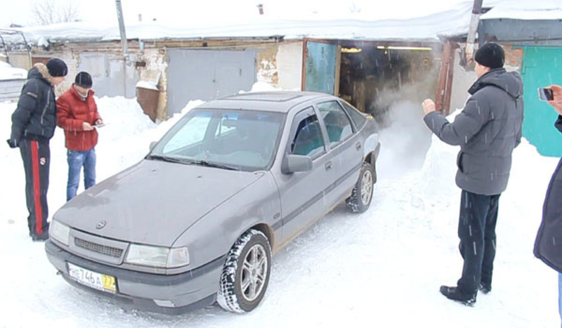 Illustration for article titled Russians Hacked A Car So It Can Be Driven By iPad